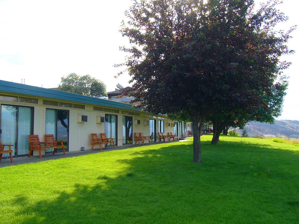 Hospitality Inn Kamloops Esterno foto
